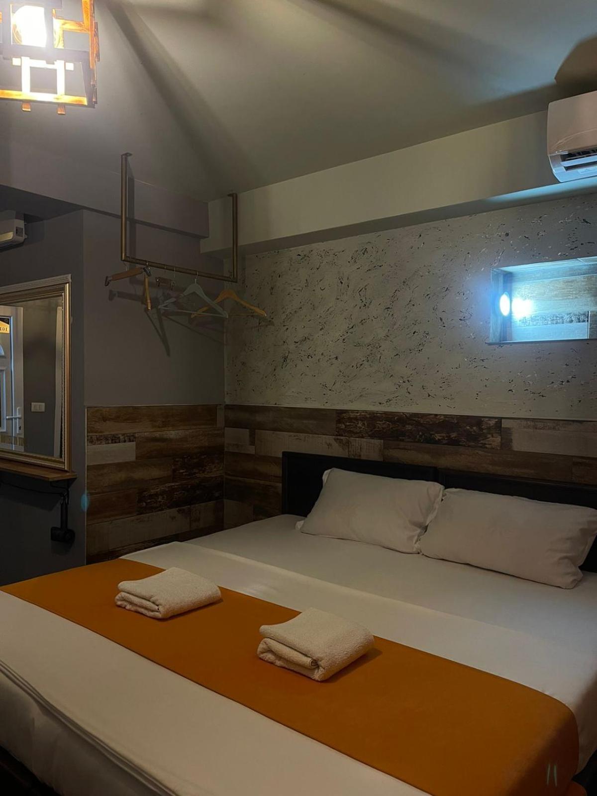 Hotel In Time Prizren Exteriör bild